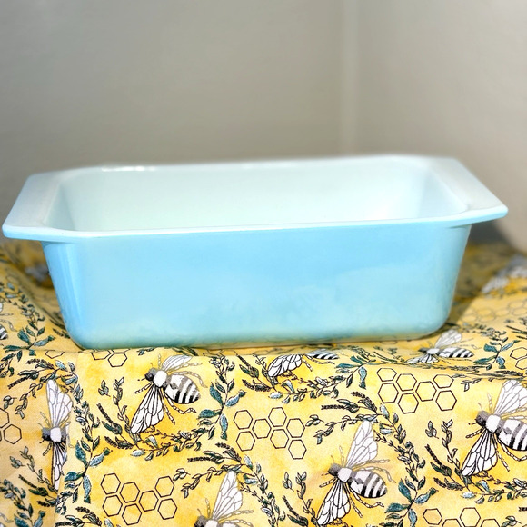 Vintage 1950's Pyrex #913 Light Turquoise Duck Egg Blue Bread Loaf Pan - Picture 1 of 8